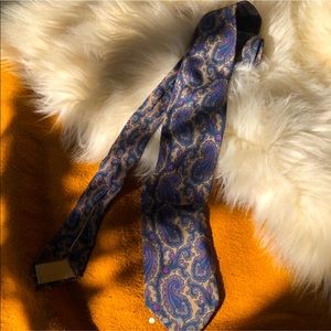 Vintage men’s silk tie